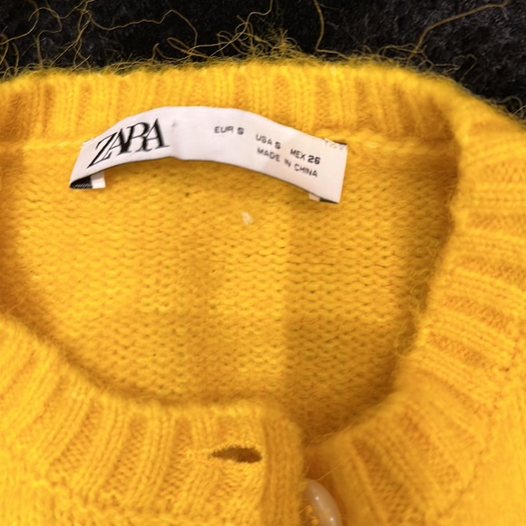 🌟Zara sweater tank cardigan set in yellow gold🌟- size S *never worn*👸🏼🌟 - Picture 3 of 4
